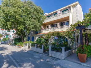 Apartments and Room Nada