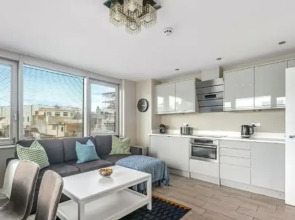 5 Location Moments Away From Brighton Pier