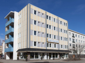 Golden Circle Suites