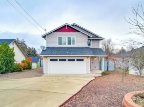 Welcoming Medford Home Near Parks & Downtown!