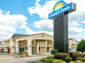 Days Inn by Wyndham Shorter