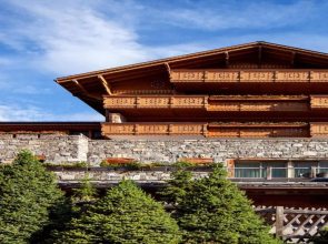 Regent Retreat by MC