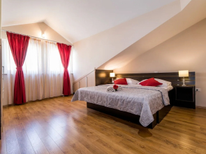 Modern Apartment in Korčula with Terrace