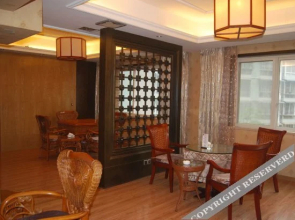 Waitan Holiday Hotel