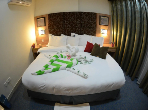 Rose Garden Hotel