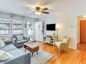 Dog-friendly Daytona Beach Cottage w/ Patio!