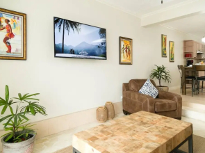 Captivating 2-bed Town-house in Kingston