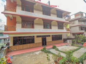 OYO 27709 Hotel Red Cherry