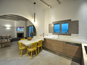 Villa Gustosa Luxury Villa on Faragas Beach