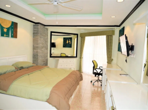 Sleek 1 bed Condo Jomtien