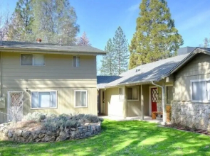 Scenic Wonders Lazy Bear Lodge 4 Bedroom