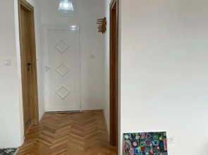 Lovely 1-bedroom condo with 2-patios and parking