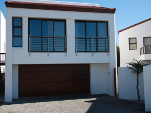 Super Tubes Guesthouse