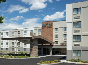 Fairfield by Marriott Inn & Suites Providence Airport Warwick