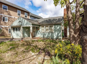 Columbia Cottage 2 Bedroom Home by Redawning
