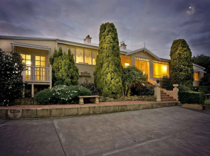 Dunmoylen House