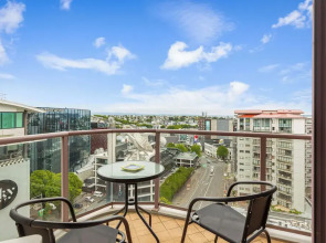 Central CBD Apt | Balcony & Style | Zodiak Stays
