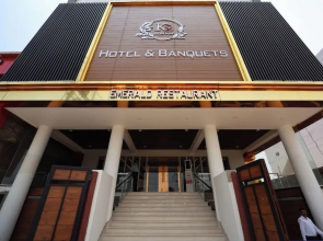KS Square Hotel and Banquets