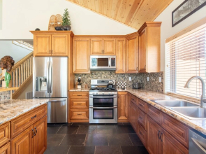 08 - Stony Creek Manor 3 Bedroom Home by Redawning