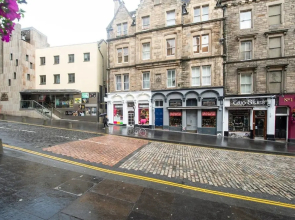 Cosy 2Br Top Floor Apt At Worlds End