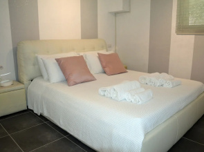 Ground Floor Near Beaches and Center Town
