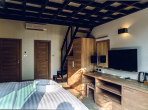 15 Palms Beach Resort