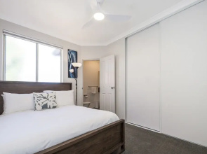 Stylish 3-bed Townhouse With Courtyard & BBQ