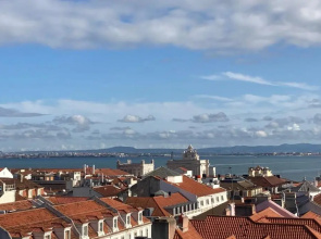 Guestready - Rare Terrace Apt, Historic Center+tagus River View