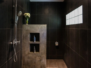 Naiharn Beach Resort