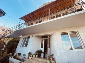 Vardane Guest House