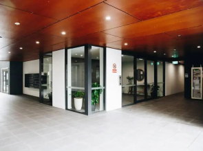 Resort Style 3 Bed 2 Bath, 200m from Beach