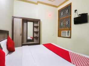 OYO 67668 Hotel Laxmi Palace