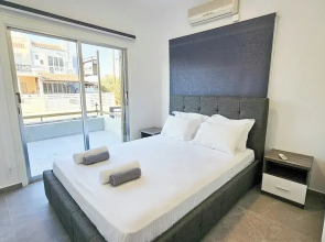 La Magenta Apartments