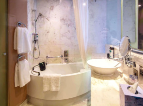 Media One Hotel Dubai