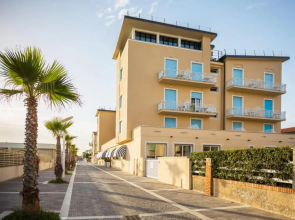 Hotel in Marina di Cecina a few steps from the sea
