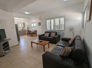 Minas Villa Pool Wifi and Close to Sirena bay