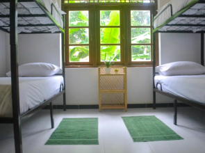 Yoho Bed and Bicycle Hostel