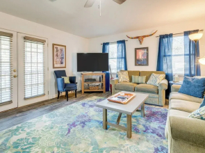 'pecan Creek Haus' Lake LBJ Retreat w/ Boat Dock!