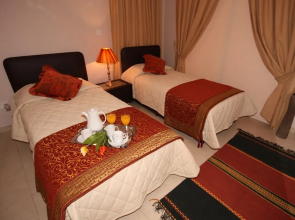 A Three-bedroom Villa With a Private Pool and Landscaped Garden Wi-fi