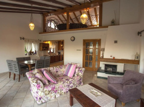 Modern Villa in Icici with  Swimming Pool and Jacuzzi