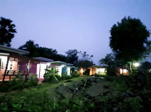 Chomnok Chommai Resort