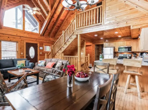 Summit View Way Resort Cabin w Hot Tub Deck w Views Pool Table