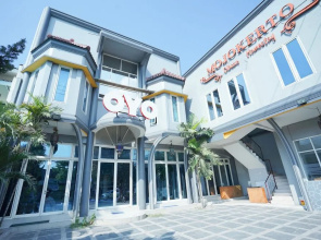 OYO 1239 Mojokerto Classic Residence