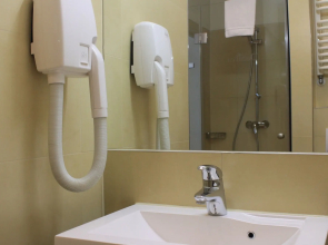 DeSilva Inn Katowice Airport