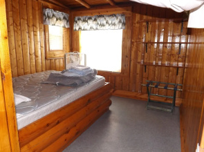 Crooked Lake Resort Cabin 1 (The lake side Stowaway) Holiday home 2 Be