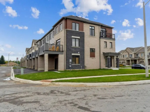 A Brand New 4BR Townhouse in Thorold Retreat