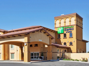 Holiday Inn Express & Suites Willows by IHG