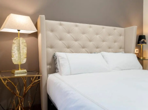De La Guardia Suite 1