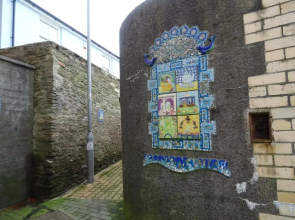 Bespoke coastal 2 bed cottage with free parking