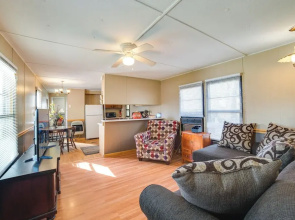 Waterloo Home: Walk to Pickwick Lake Fishing Pier!
